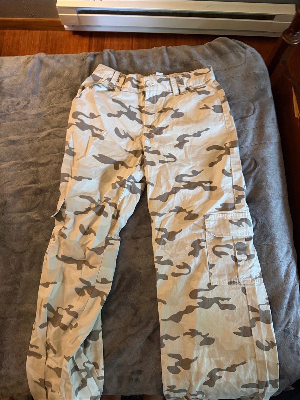 RSQ Desert Camo Cargo Pants - Tan & Light Brown